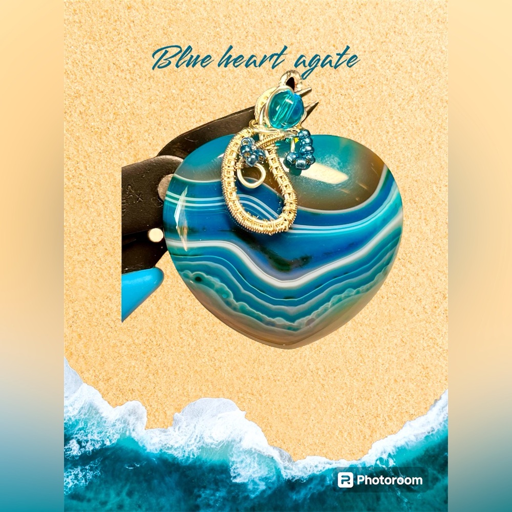 💙stunning blue striped agate heart, wire wrapped artisan pendant